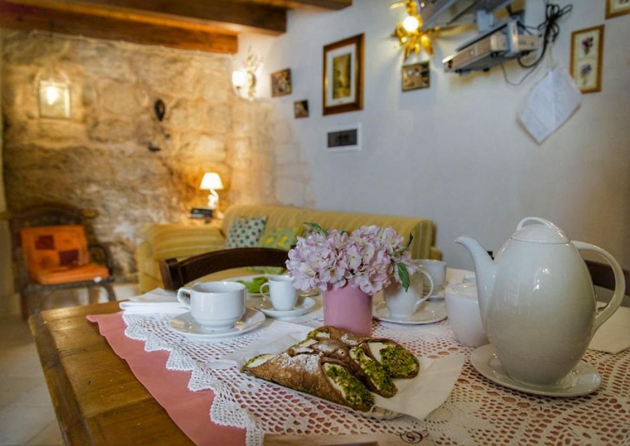 Lilibeth Houses - Charming & Lovely Views ชิคลี ภายนอก รูปภาพ